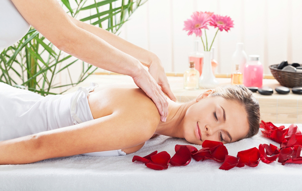 Trattamento decontratturante, riflessologia plantare o relax con campane tibetane -52% di sconto