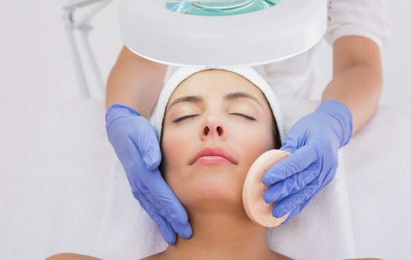 Coupon Pulizia viso e anamnesi della pelle da Centro Estetico Armonia a Portogruaro -50%