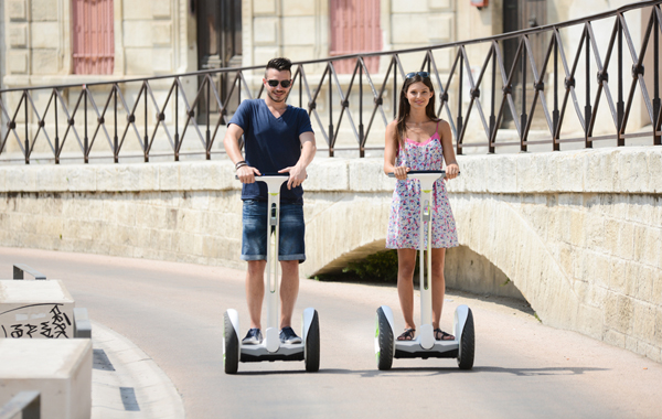 Noleggio 1h veicoli elettrici a due ruote per 2 persone -51% di sconto