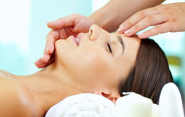 3 Trattamenti di riflessologia facciale a Gemona -62% di sconto