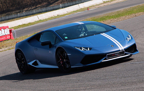 2 giri da pilota su Ferrari F458 o Lamborghini Hurácan a Precenicco -40% di sconto