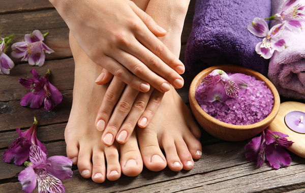 Manicure e pedicure estetica "ESTETICA ELISIR" -56% di sconto