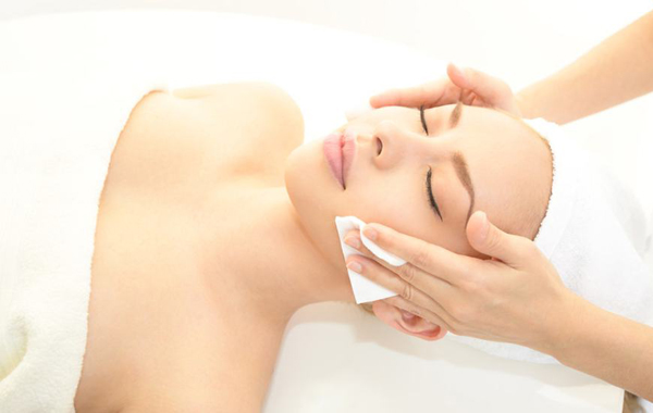 3 Pulizie viso con peeling -84% di sconto