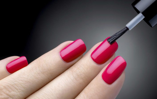 Smalto semipermanente da HAIR BEAUTY STUDIO -56% di sconto