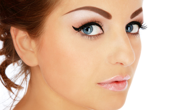 Trucco semipermanente sopracciglia, labbra o eyeliner -66% di sconto