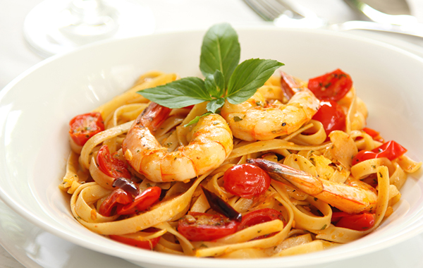 Menù di PESCE per 2 persone con antipasto misto e fettuccine ai gamberi -49% di sconto