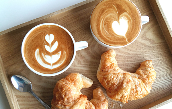 Menu colazione con cappuccino, brioche e succo per 2 persone alla TRATTORIA LA FIORENTINA -50% di sconto