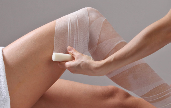 3 bendaggi corpo anticellulite agli estratti vegetali -75% di sconto