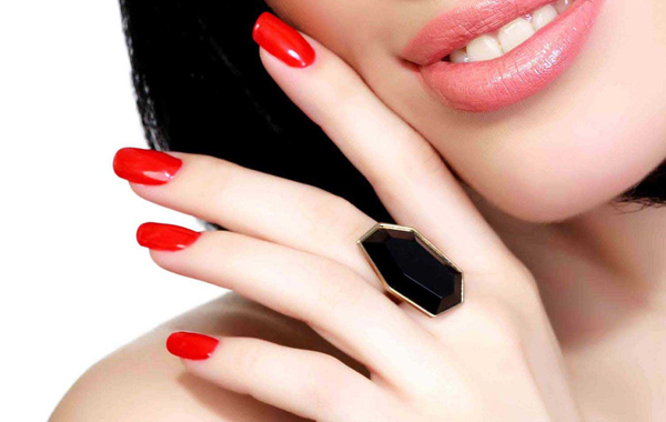 Coupon Smalto semipermanente e manicure da Equilibrio Bellezza a Udine -52%