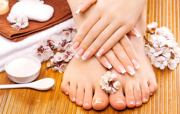 Coupon Manicure, pedicure e smalto da Equilibrio Bellezza a Udine -56%