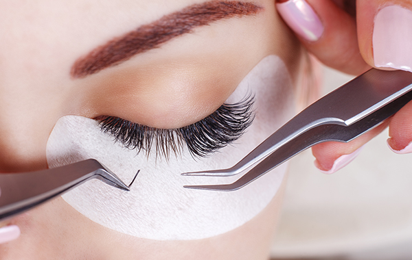 Permanente ciglia con mascara semipermanente da MakeUp Services -58% di sconto