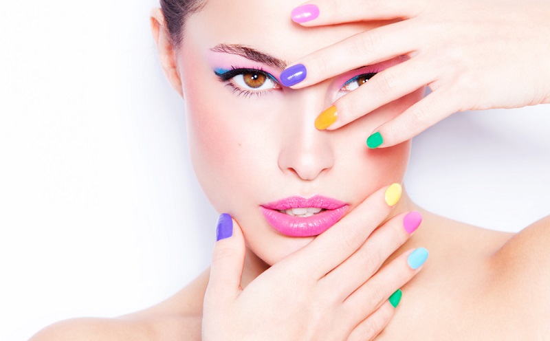 3 applicazioni smalto gel semipermanente Beauty Consulting -78% di sconto