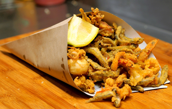 Cono di frittura di pesce, polenta abbrustolita e prosecco x2 da CarpeDiem Bibione -41% di sconto