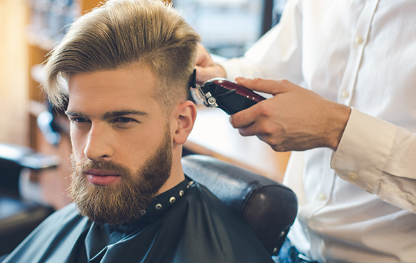 Shampoo e taglio Uomo da "Tono su Tono" -48% di sconto