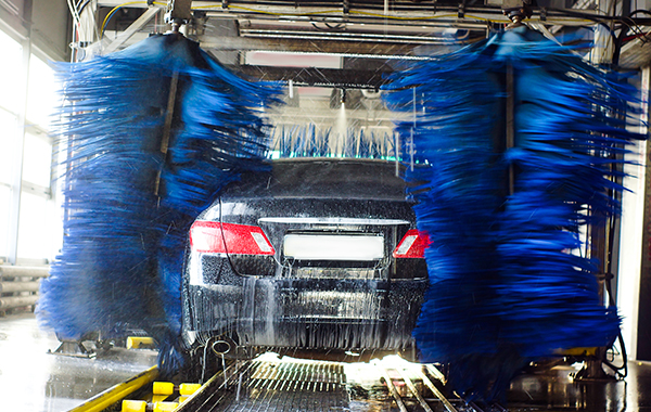 6 lavaggi auto con spazzole antigraffio Stazione Servizio Esso -50% di sconto