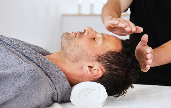 3 Reiki con riflessologia facciale vietnamita da "Le 5 Dimensioni del Benessere" -69% di sconto