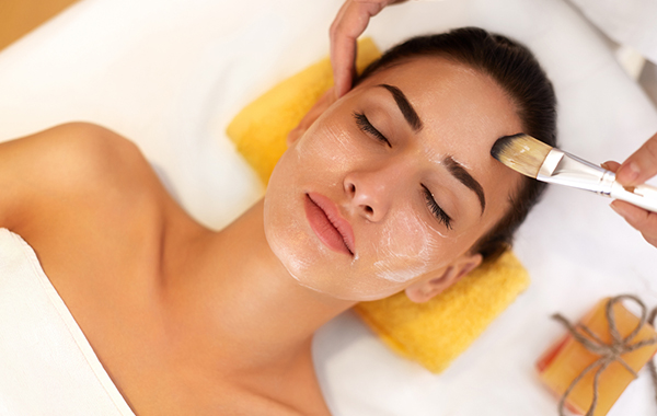 Trattamento HYDRA viso da Lo...Studio -50% di sconto