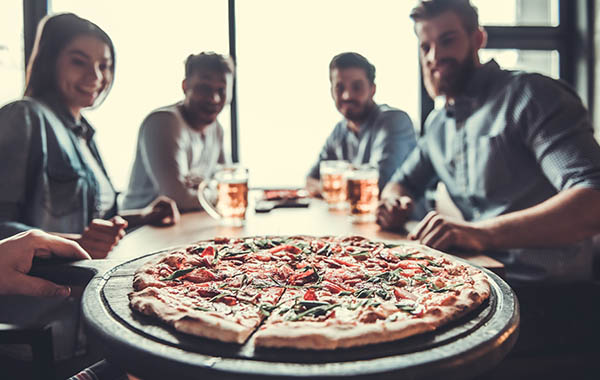 PIZZA MAXI, antipasto e bibita da asporto da La Boutique della Pizza -50% di sconto