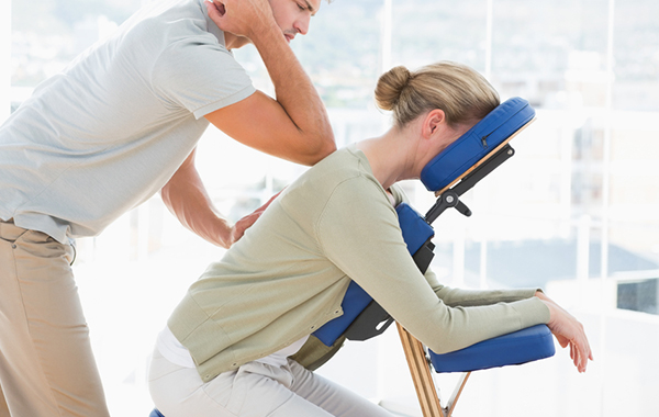 Massaggio decontratturante o cervicale da Cristian Bressan a Cordenons -54% di sconto