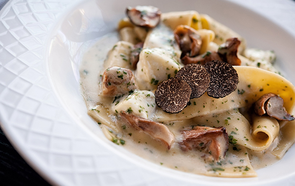 Gran menù di terra per 2 persone presso I Marinai di Napoli -50% di sconto