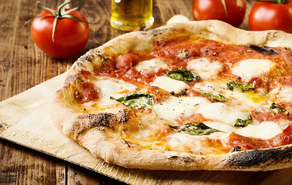 Menu pizza, patatine e bibita per 2 persone da Pomodoro Goloso -47% di sconto