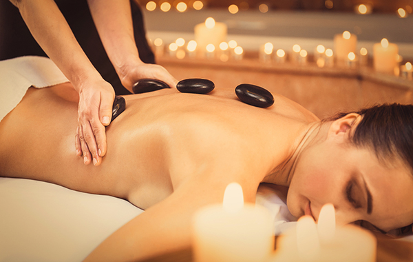 Trattamento hot stone massage, decontratturante o relax da Non Ti Scordar di Te -61% di sconto