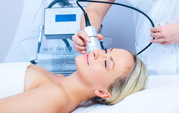 3 Sedute Radiofrequenza e Elettrostimolazione viso da Il Giardino degli Angeli -70% di sconto