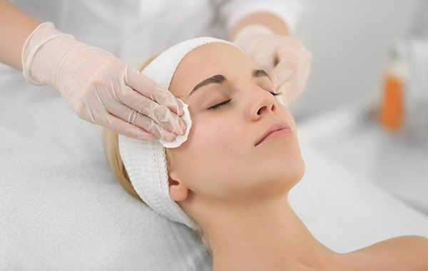 Pulizia Viso Estetica Macaone Pordenone -46%