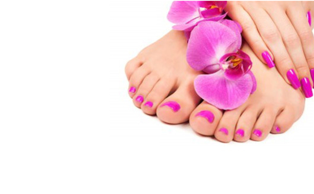 Pedicure con smalto semipermanente -48% di sconto