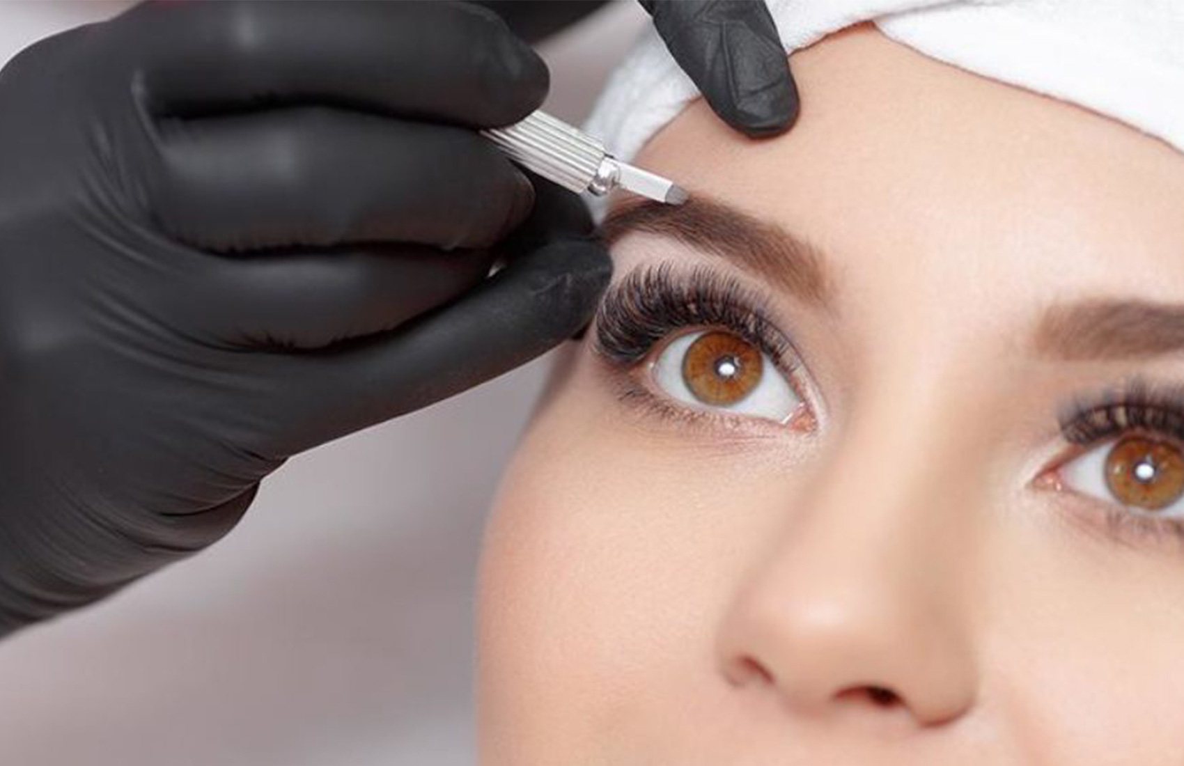 Trucco semipermanente sopracciglia tecnica Microblading -50% di sconto