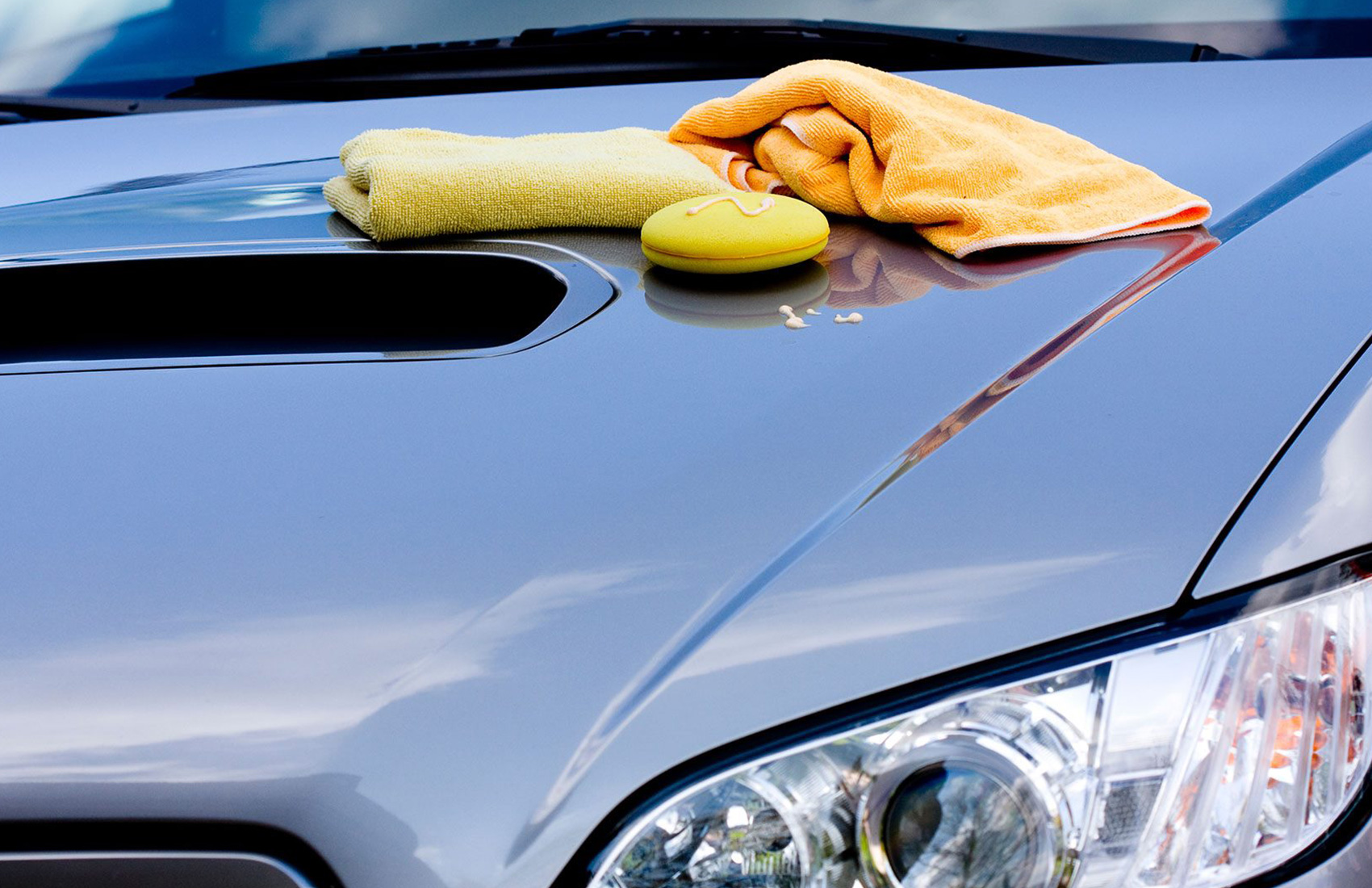 3 lavaggi interno ed esterno auto senz'acqua -58% di sconto