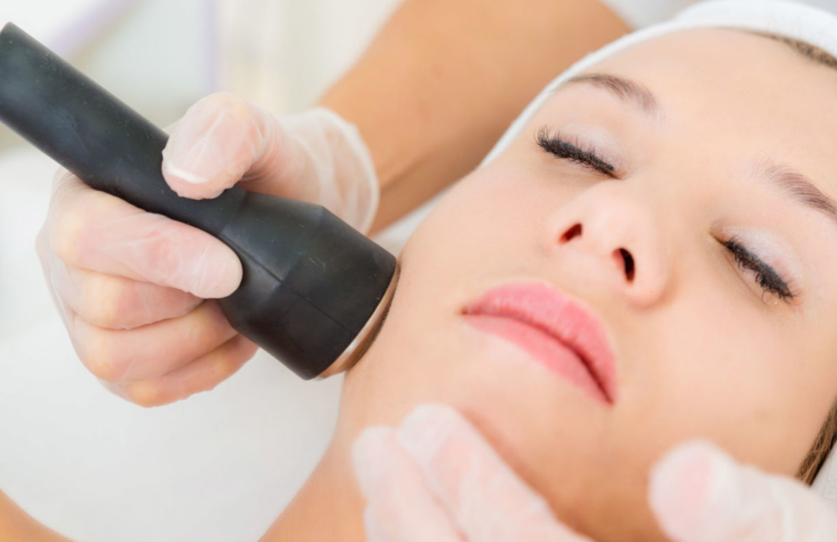 4 Sedute alta frequenza viso purificante e antiage da Hair Beauty Studio -50% di sconto