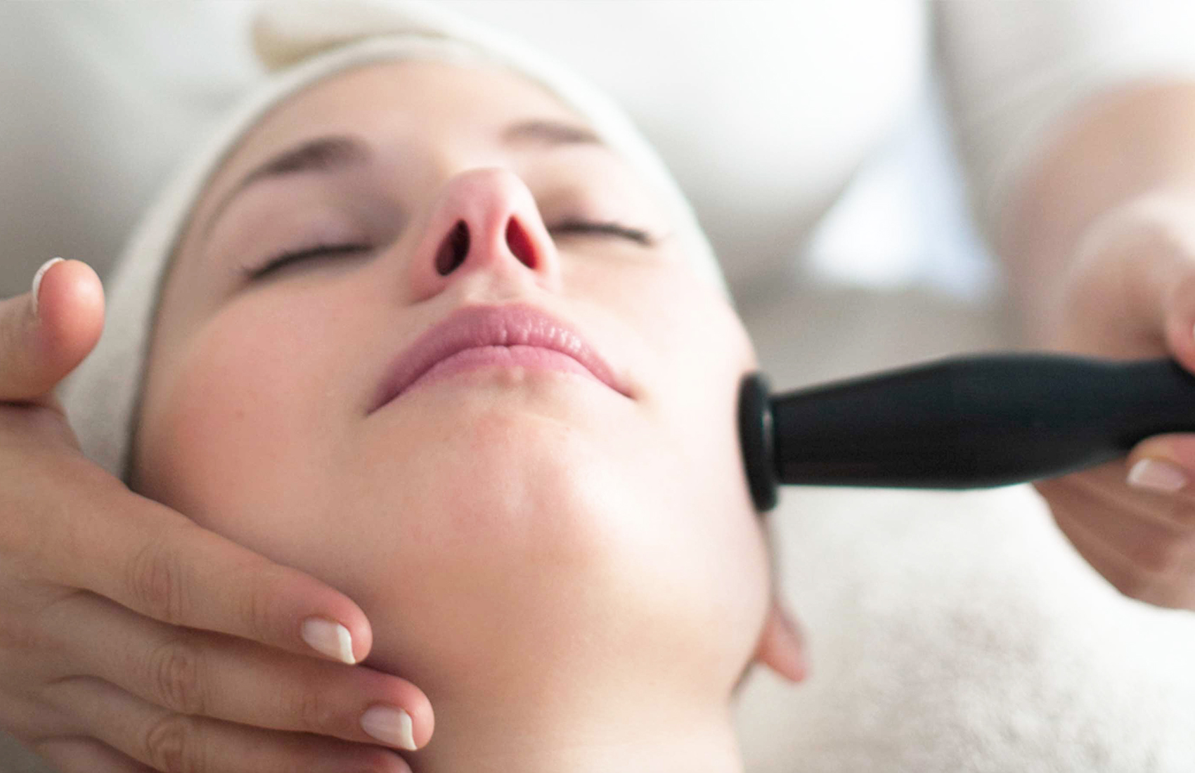 Trattamento alta frequenza viso purificante e antiage da Hair Beauty Studio -30% di sconto