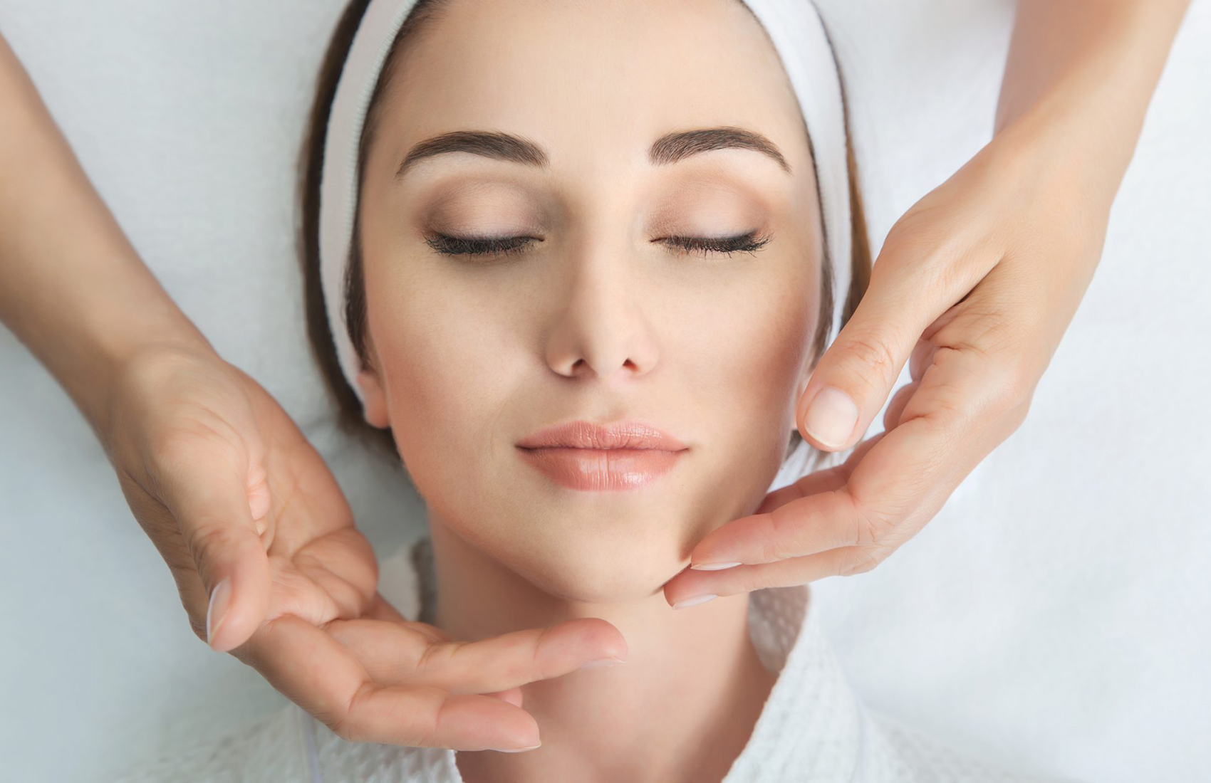 Trattamento viso idratante, antiage, pelli impure o sensibili da Laura Vidotto -56% di sconto