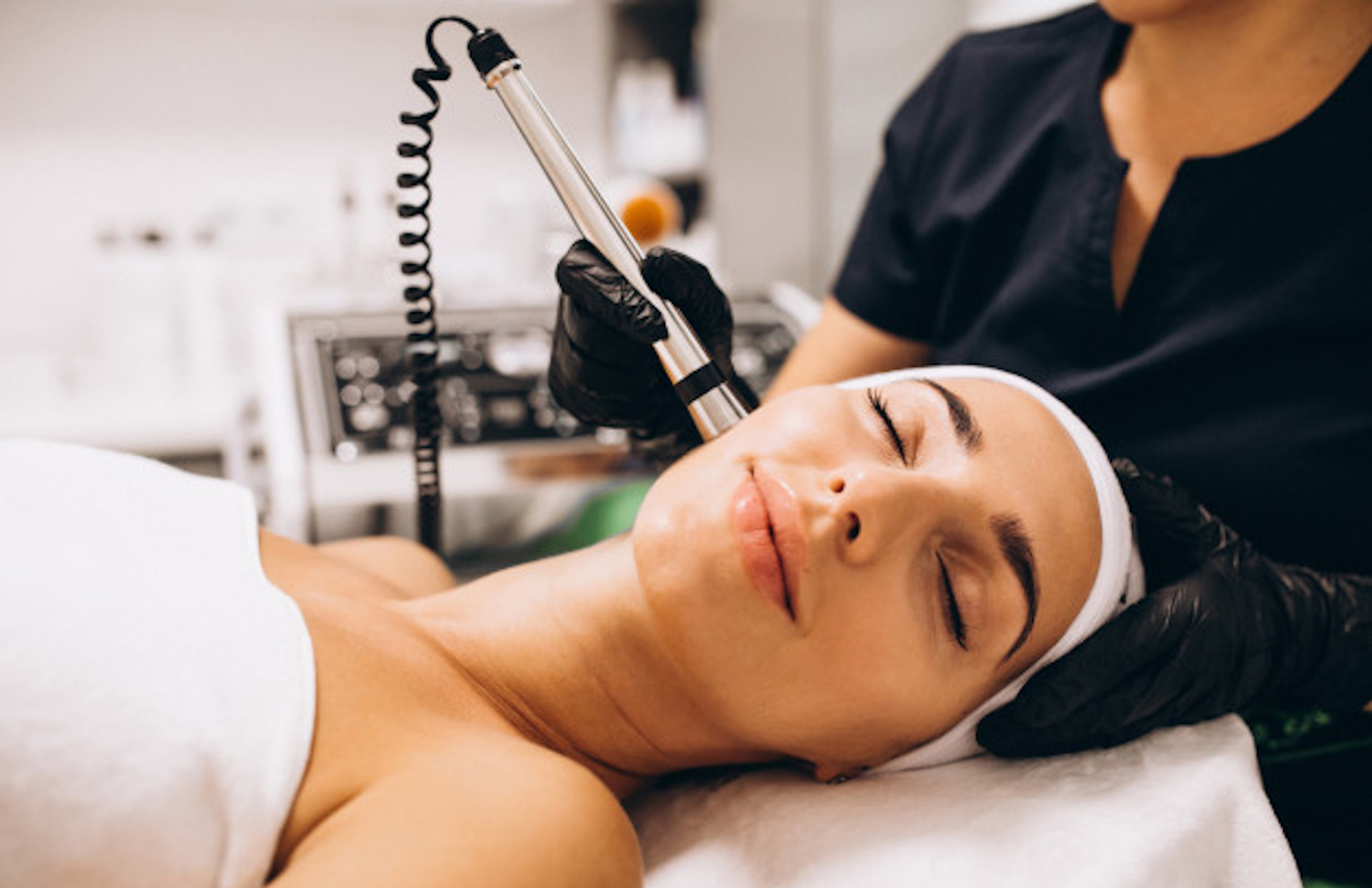 Coupon Trattamento e Pulizia Viso da Light Queen Udine -43%