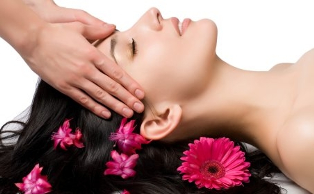 Shampoo specifico, massaggio cute e piega -56% di sconto