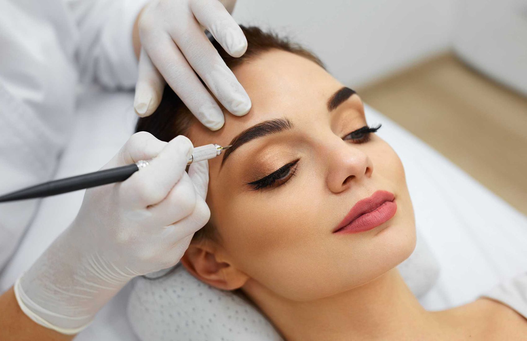 Coupon Microblading sopracciglia da Lo...Studio -50%