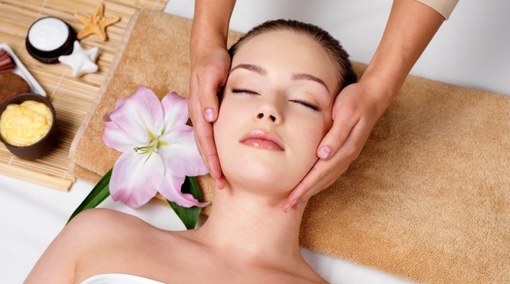 Pulizia viso e sauna bio vapore da VIVI L'ESTETICA -70% di sconto