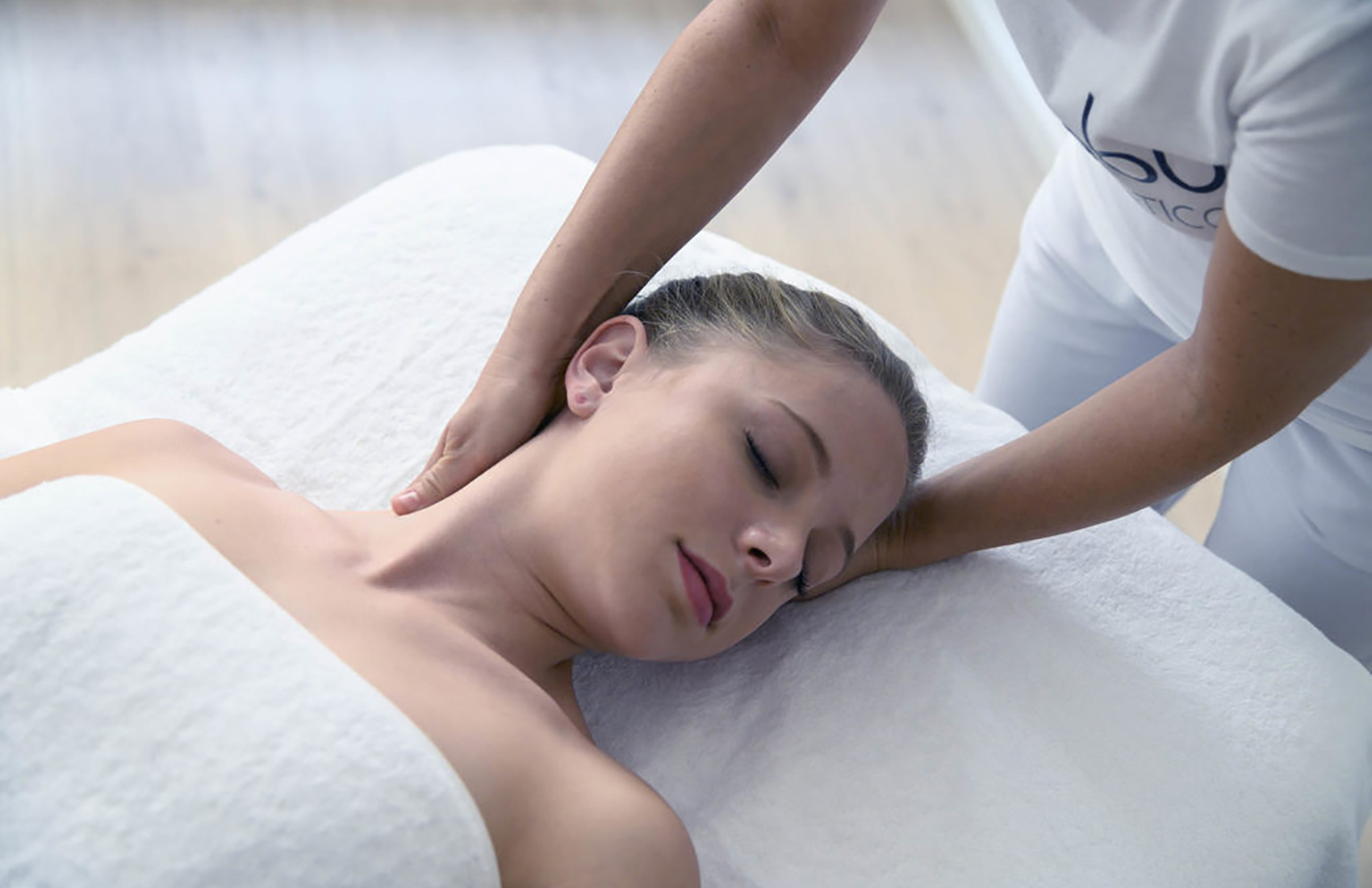 2 massaggi Hawaiani Lomi Lomi Bambù Studio Olistico a Udine -54% di sconto