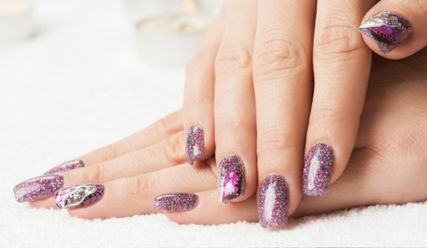 Ricostruzione unghie con tips -50% di sconto