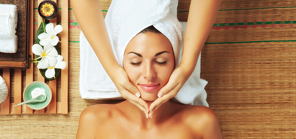 Swedana a vapore e massaggio viso -51% di sconto