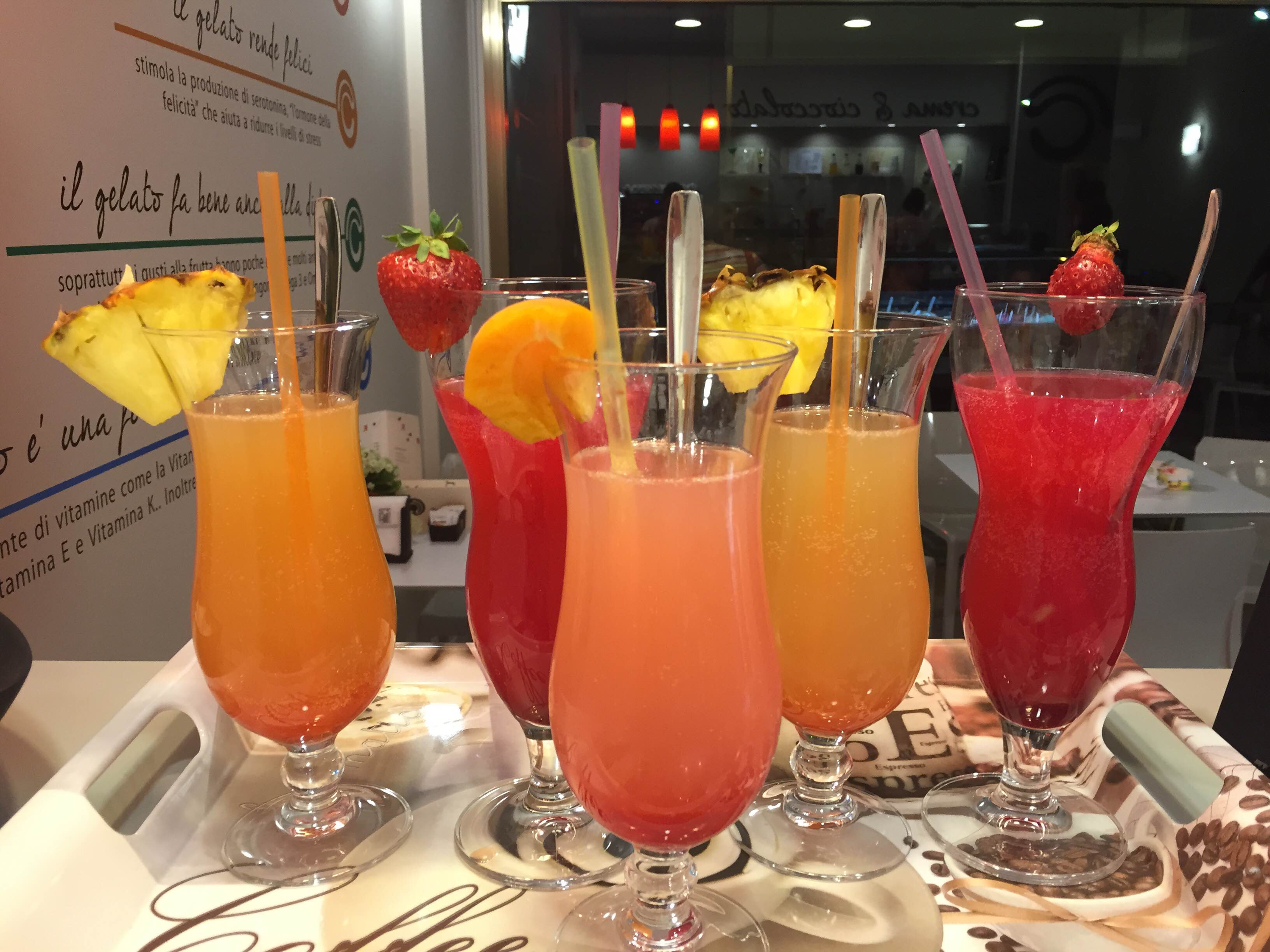 2 APERITIVI SPRITZ aperol o prosecco con frutta e soda -51% di sconto