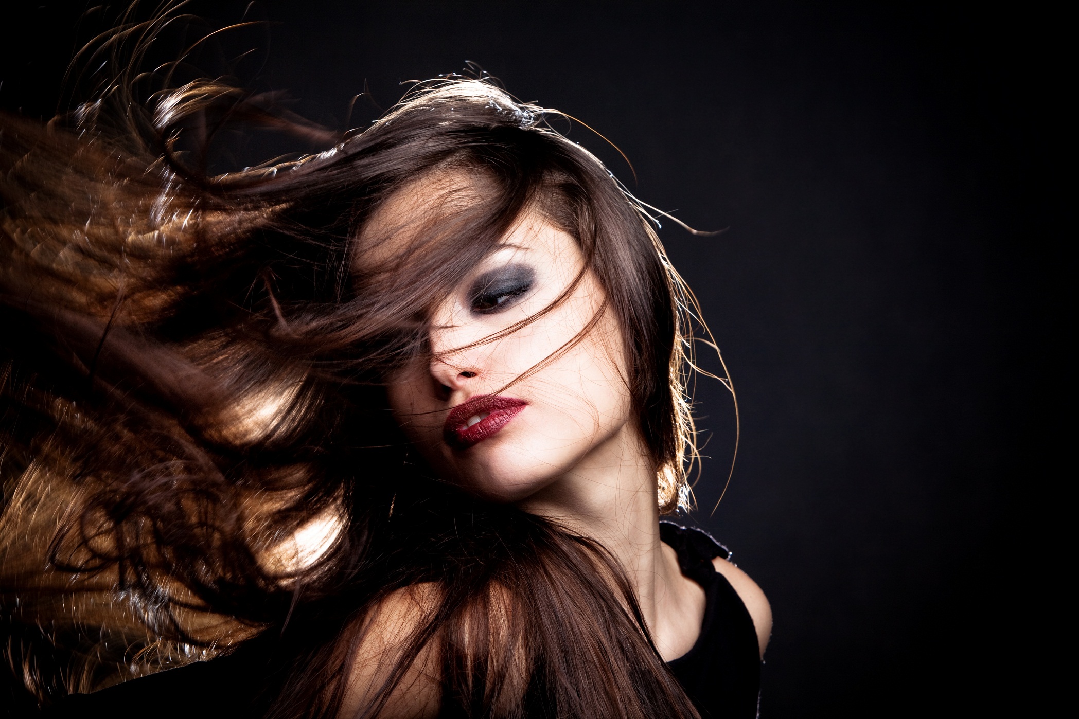 4 servizi di shampoo e piega moda -64% di sconto