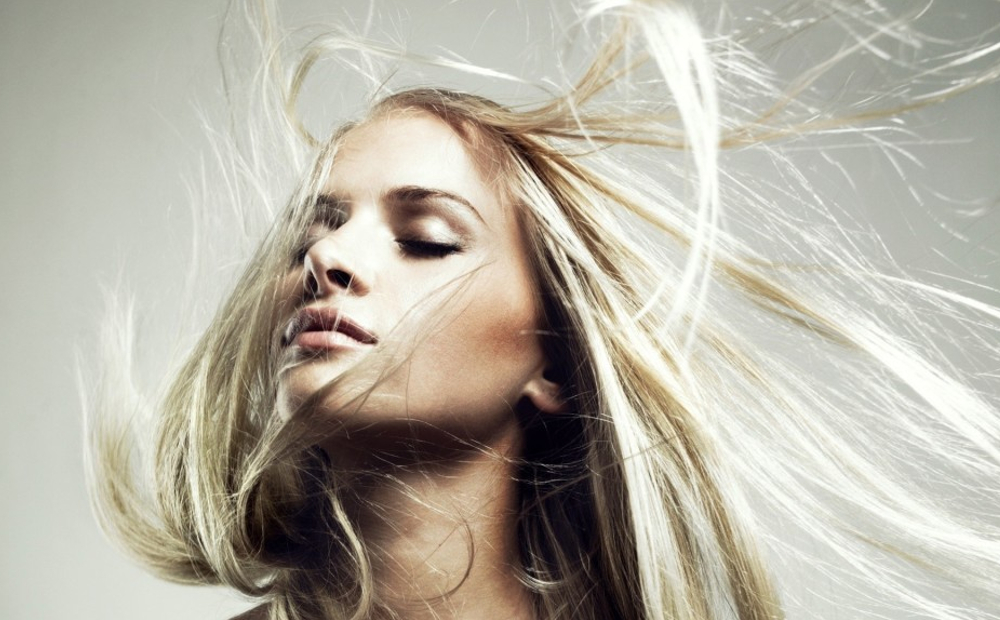 Shampoo, colore, post-colore e piega -52% di sconto