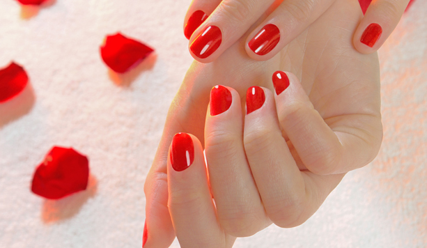 Smalto semipermanente mani -50% di sconto