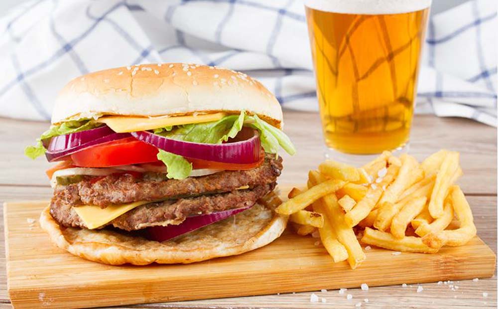 Menu con panino farcito a scelta e bibita media -48% di sconto