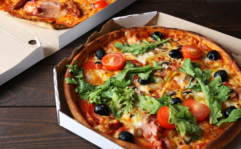 4 Pizze da asporto + 2 bibite -51% di sconto