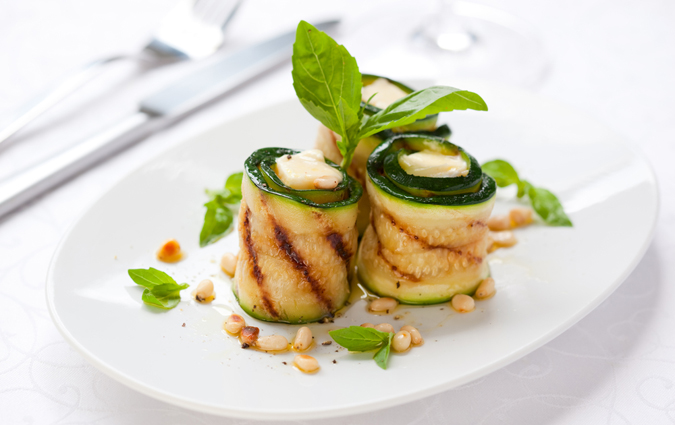 CENA VEGETARIANA per 2 persone con 3 portate, contorno, dolce e bibita -58% di sconto