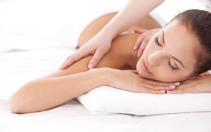3 massaggi a scelta tra drenante, cervicale o relax -74% di sconto