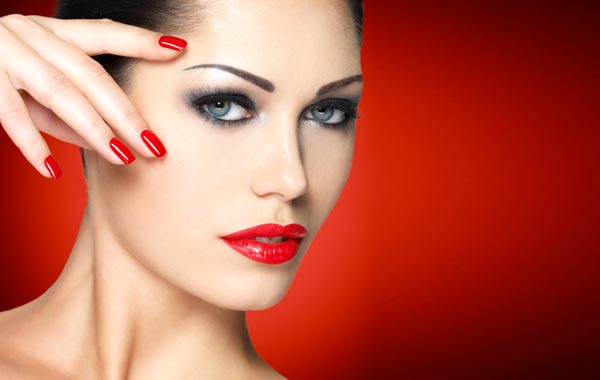 Ricostruzione unghie gel con cartina a Pordenone -50% di sconto